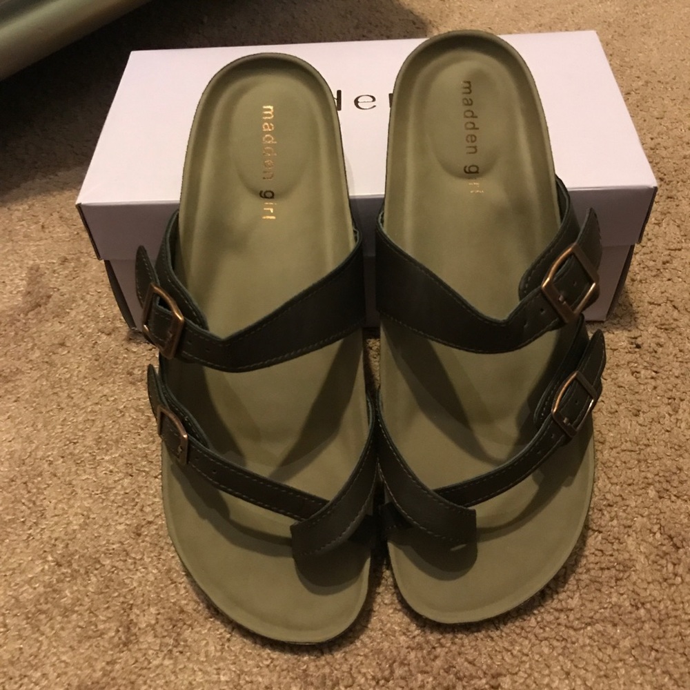 Sandal - Picture 2 of 4